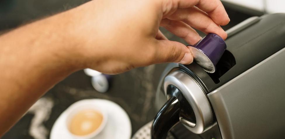 Qué ocurre cuando usas cápsulas de marca blanca en tu cafetera de marca