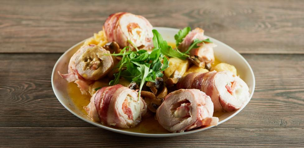 Cómo hacer enrollado de pollo en el microondas