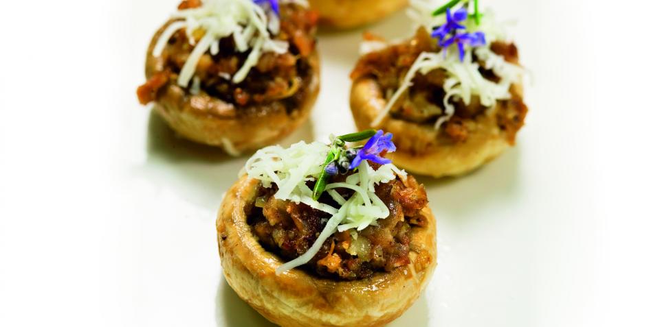 Cómo hacer champiñones rellenos de carne