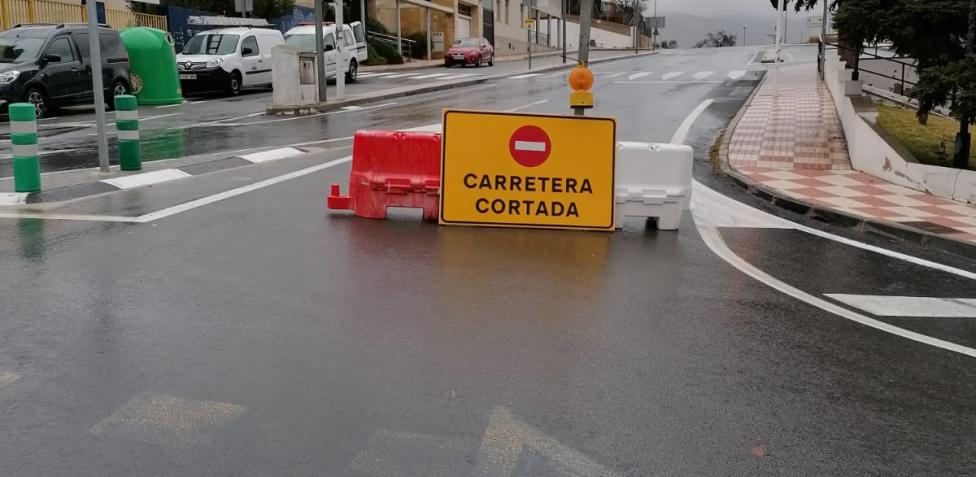 La Diputación de Alicante corta dos carreteras para garantizar el cierre perimetral de Castalla