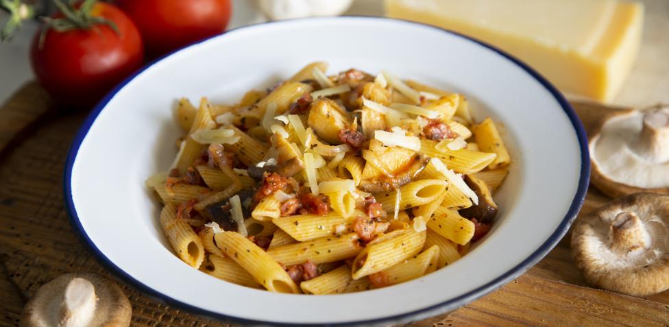 La receta más deliciosa de macarrones con shiitakes y jamón