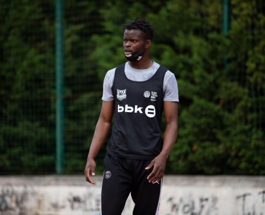 El héroe accidental que inspira al Bilbao Basket tras rescatar en la ría a un hombre de 72 años