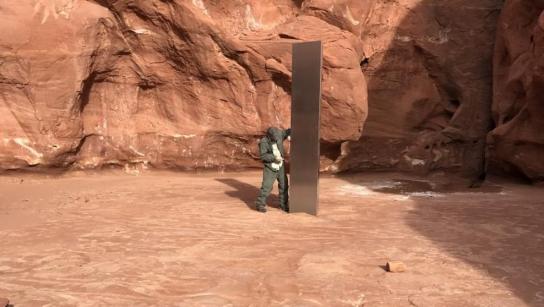 El misterio de los monolitos que aparecen de la nada