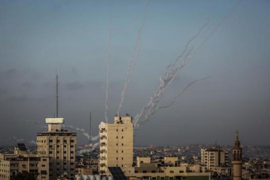 Al menos 20 muertos en Gaza tras un ataque aéreo de Israel en respuesta a los cohetes de Hamás