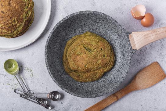 Tortitas de té matcha, la receta que une Asia y América en un solo plato