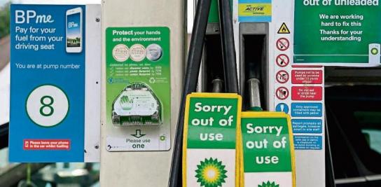 Gran Bretaña se queda sin gasolina y pone al ejército en estado de alerta
