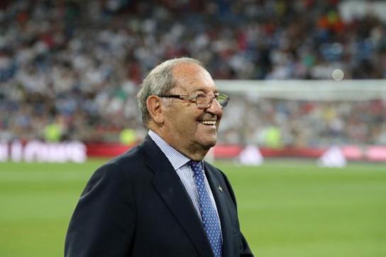 El fútbol llora la muerte de Gento: "No te podrás ir en silencio como te gustaba vivir"