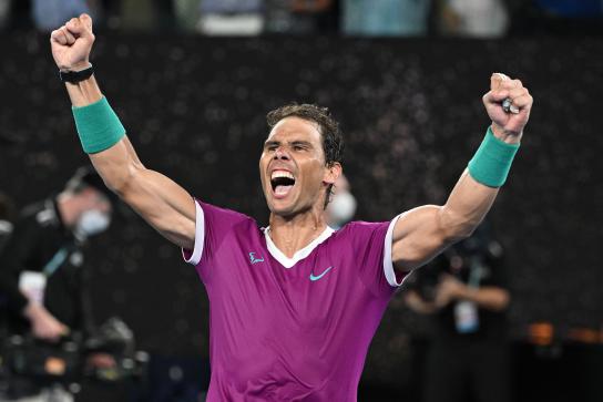 Los brazos que sostienen a Nadal