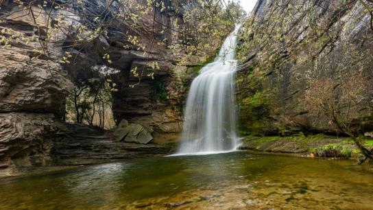 ¿Has escuchado alguna vez la música natural de la cascada de La Foradada?