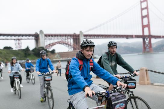 Los ‘Z’ piden paso: más del 50% espera dirigir un negocio y muchos ya lo hacen