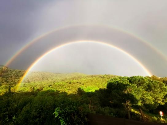El arco iris más recordado de Sant Jordi
