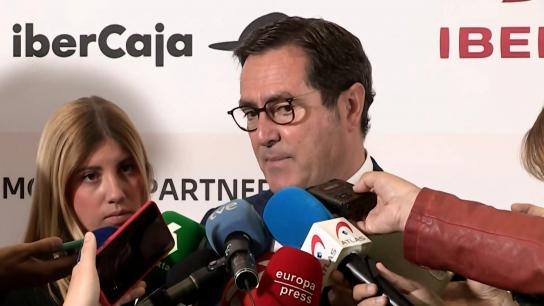 La CEOE recomienda un aumento salarial del 8% escalonado en tres años