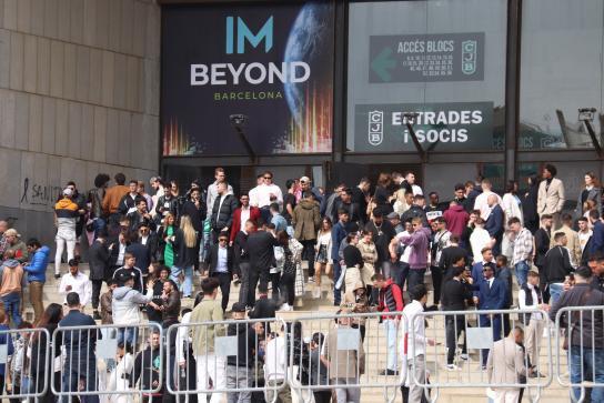 Así te seducen en una criptosecta para que caigas en su tela de araña