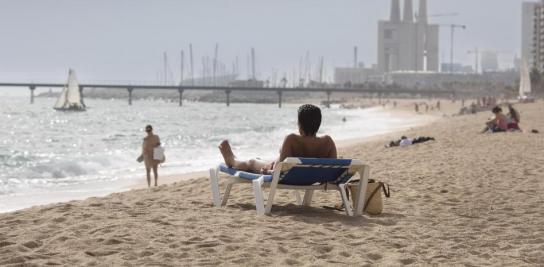 El ‘veroño’ hunde la venta de ropa de invierno