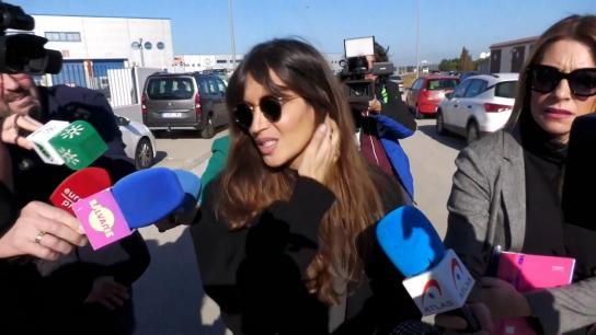 Familiares y amigos dan el último y emocionado adiós a Elena Huelva