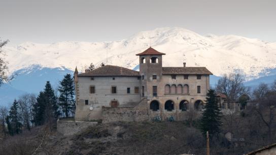 La nieve decora el castillo de Vilagelans