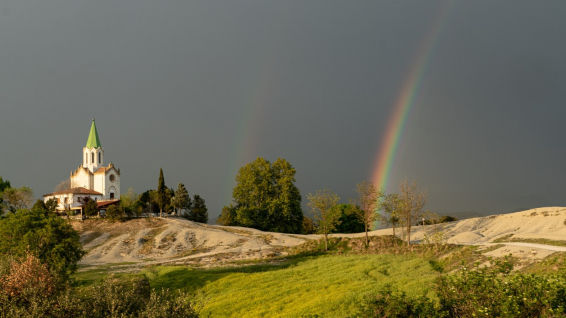 El arco iris doble del santuario de Puig-agut