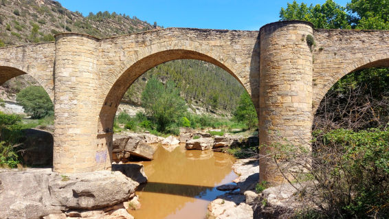 Agua de chocolate bajo el Pont de Vilomara