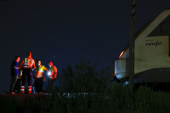 Uno de los supervivientes pierde a su hermana y a su novia en el atropello del tren en Montmeló