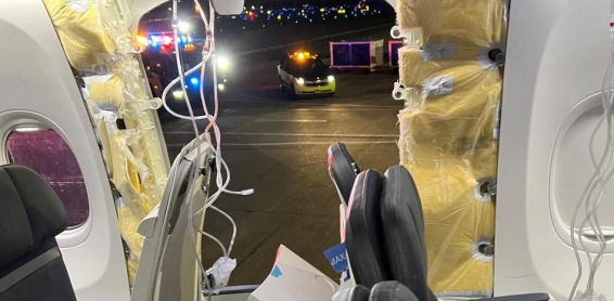 Un vecino de Portland halla en su jardín la puerta que saltó de un 737 Max 9 en pleno vuelo