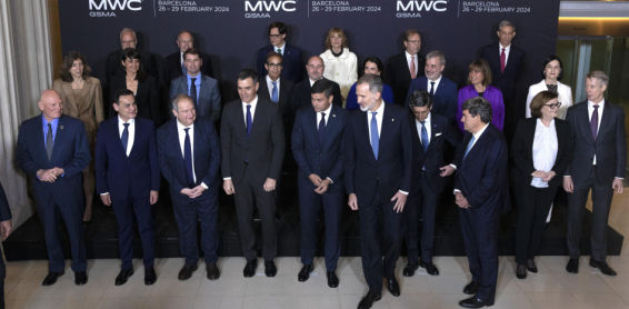 El Rey, Sánchez y Aragonès comprueban que el Mobile es mucho más que móviles