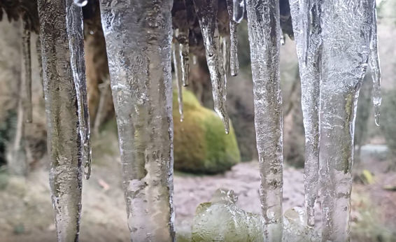Espectaculares carámbanos en Castellterçol
