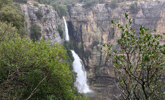 La espectacular caída de agua de 115 metros