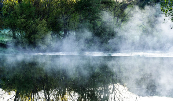 Grandes contrastes en el paisaje de primavera