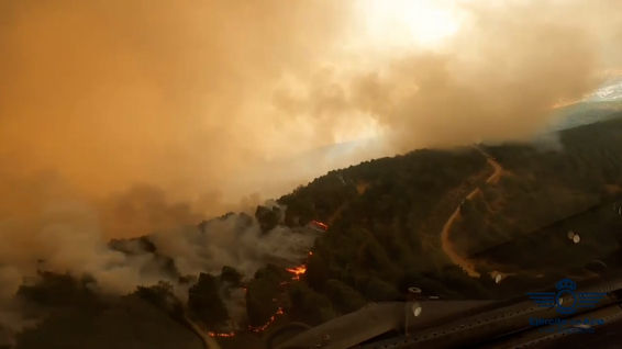 El incendio de Jarilla está 'completamente desbocado' y a 7 kilómetros de Castilla y León