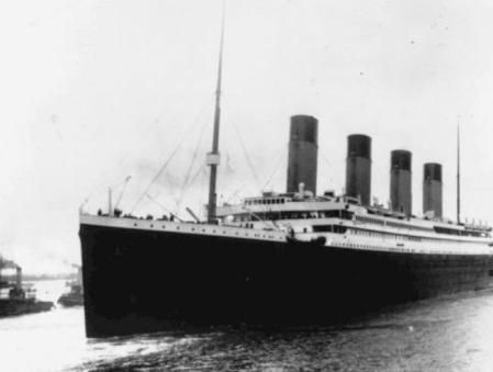 El Titanic abandona el puerto de Southampton