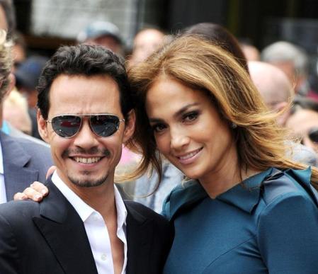 Marc y Jennifer se casaron el 5 de junio en una boda íntima y secreta en la mansión de la artista en Beverly Hills, con solo 40 invitados.