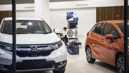 Los incentivos que ofrece el Gobierno para comprar un coche nuevo contribuyen a paliar la crisis del sector de la automoción&nbsp;