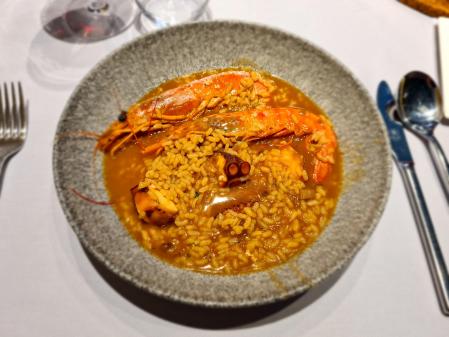 Arroz caldoso con cigalas y pulpo
