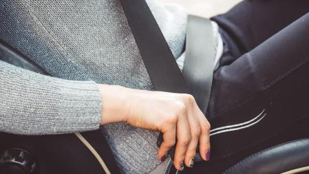 El objetivo principal de esta tecnología es el de inducir a todos los ocupantes de un vehículo a abrocharse el cinturón de seguridad