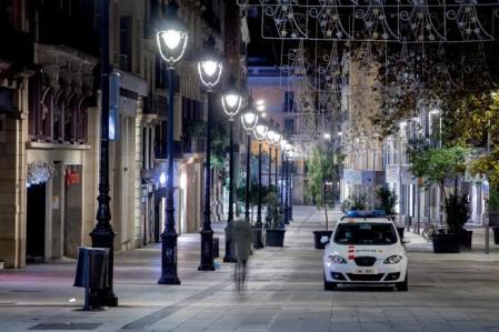 El toque de queda no podrá retrasarse más allá de las once de la noche y será hasta las seis de la madrugada 