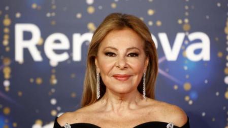 Ana Obregón en su primer acto público tras la muerte de su hijo.