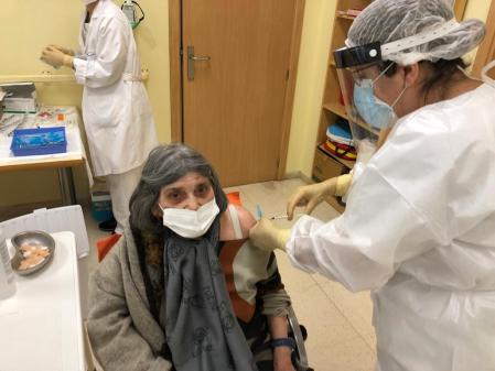 Vacunación en la residencia municipal de Almassora, Castellón