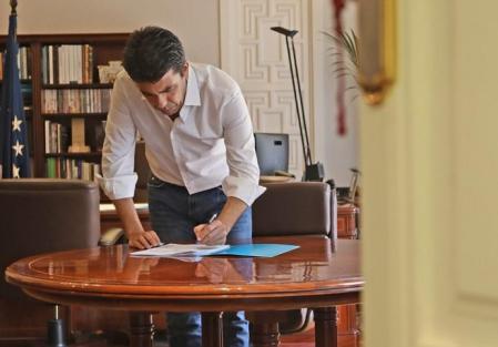 Carlos Mazón, en su despacho.