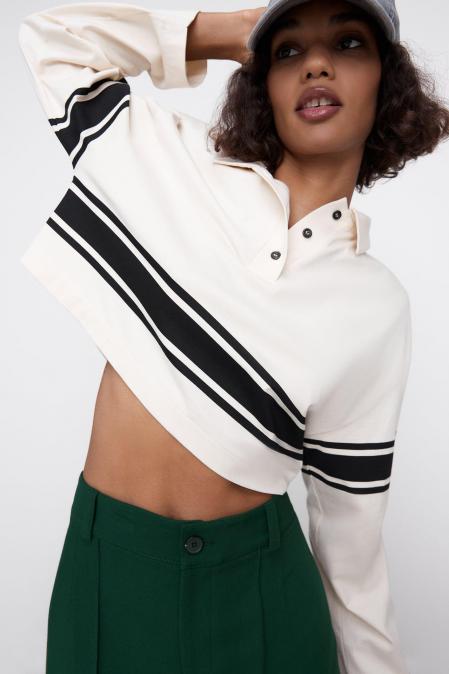 Camiseta de cuello tipo polo de Zara, 17,95 euros