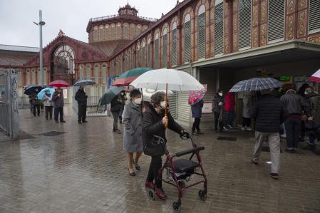 Votaciones en el mercat de Sant Antoni de Barcelona