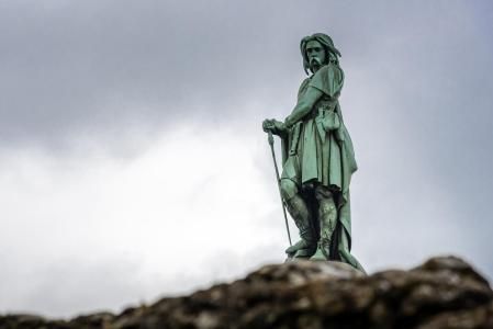 Estatua de Vercingetórix en Alise-Sainte-Reine en Francia
