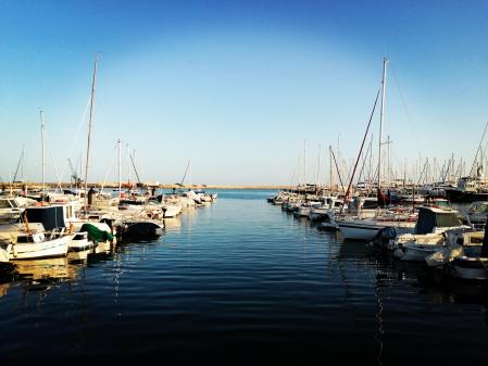 Panorámica del puerto de Vilanova i la Geltrú.