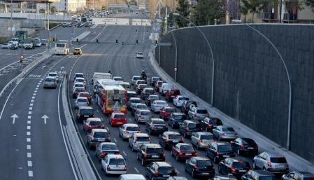 Carril Bus-VAO en la Avinguda Meridiana de Barcelona 
