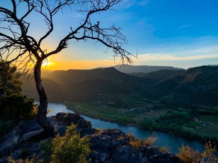 Panorámica del atardecer en la ribera del Ebro.