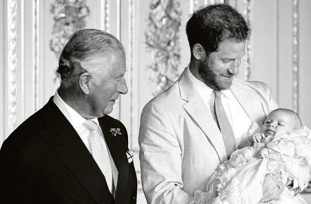 Carlos, Archie y Harry