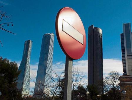 07/ 04 / 2014 DANI DUCH EN LA FOTO CUATRO TORRES BUSINESS AREA EN EL PASEO DE LA CASTELLANA DE MADRID ANTIGUA CIUDAD DEPORTIVA DEL REAL MADRID RASCACIELOS