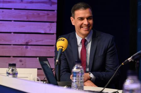 El presidente del Gobierno, Pedro Sánchez, durante la entrevista en Cadena SER