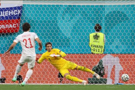 Oyarzabal anotó el penalti decisivo