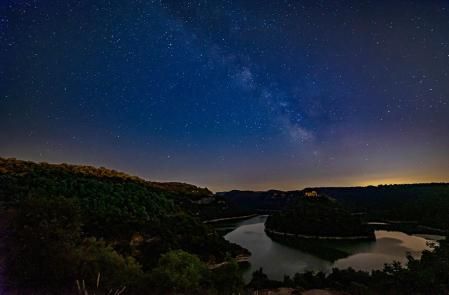 La Vía Láctea en el meandro del río Ter.