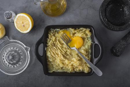 Elaboración del ajoatao de Jaén